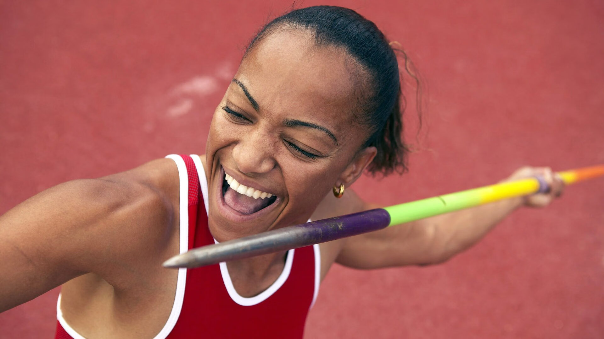 绿茵场上的双重奏，西甲德比硝烟未散，阿尔及利亚绝境逢生