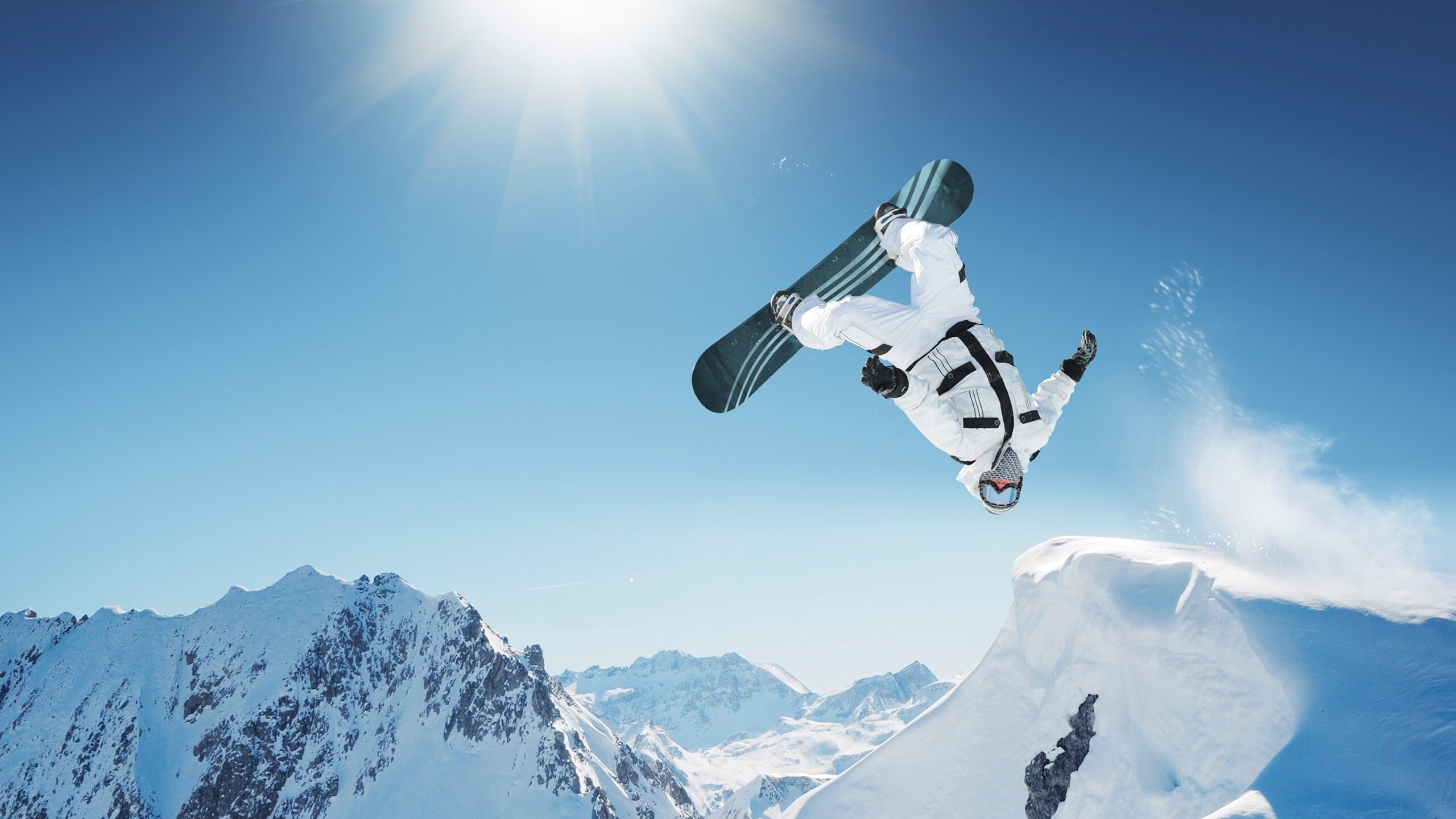 开云体育在线-赛道上的终局艺术，维斯塔潘高光时刻，红牛绝杀迈凯伦